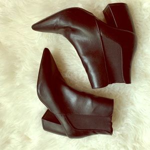 Blk boots 2.5 inch heel